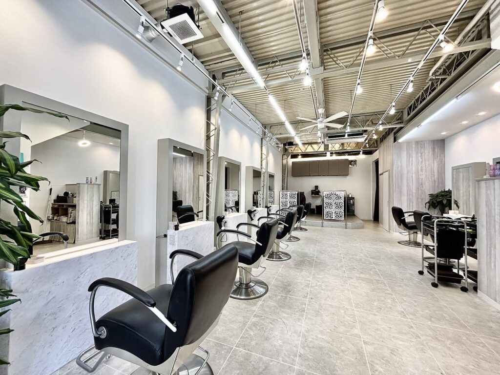 hairs BERRY 春日原店